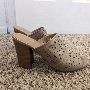 American Eagle heeled sandles